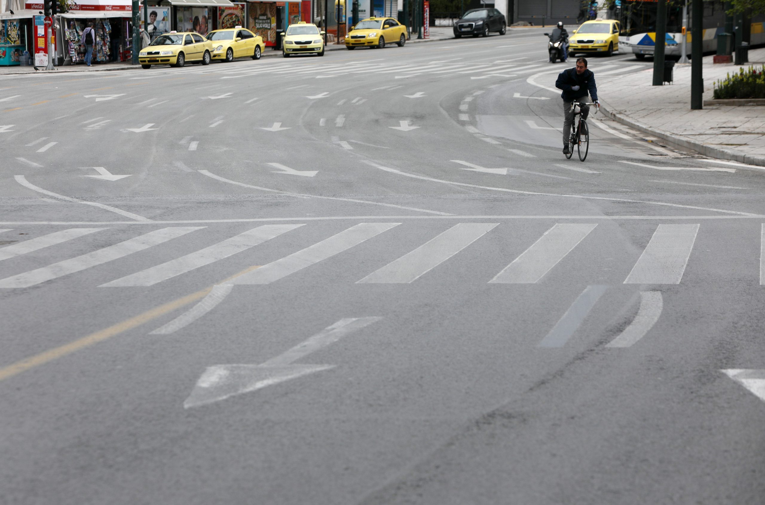 Κυκλοφοριακές ρυθμίσεις σήμερα στο κέντρο της Αθήνας λόγω της Ημέρας Ενόπλων Δυνάμεων
