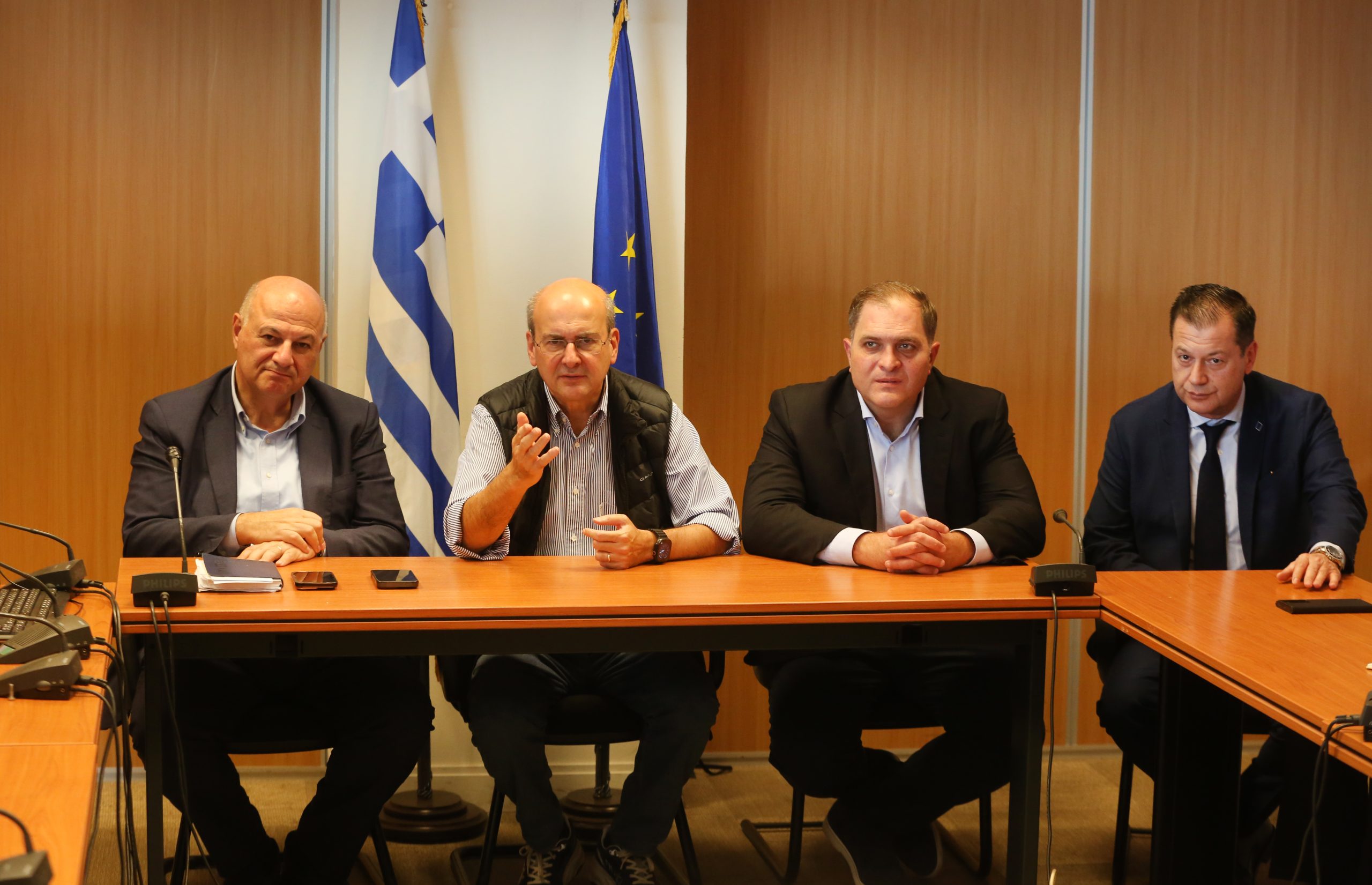 Κ. Χατζηδάκης μετά τη σύσκεψη στον ΟΠΕΚΕΠΕ: Τέλος Νοεμβρίου οι πληρωμές στους αγρότες