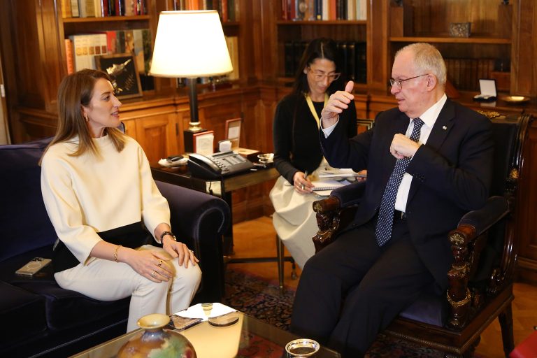 Συνάντηση του ΠτΔ με την Πρόεδρο του Ευρωπαϊκού Κοινοβουλίου – Δηλώσεις πριν από λίγο