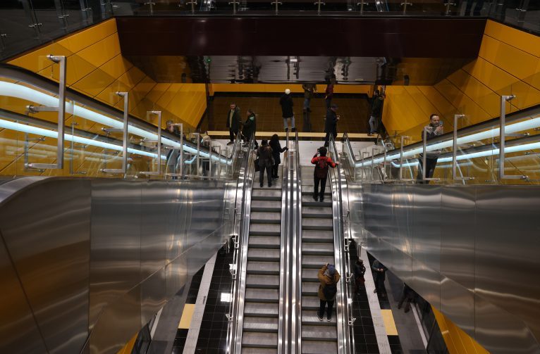 Θεσσαλονίκη: Πώς έχει αλλάξει το Μετρό την κυκλοφορία αυτοκινήτων, ταξί και ηλεκτρικών πατινιών