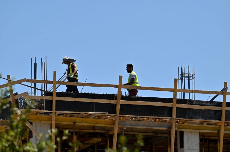 Ραγδαία άνοδος στα τεχνικά επαγγέλματα – 1,6 εκατ. νέες θέσεις μεσαίων προσόντων την επόμενη δεκαετία