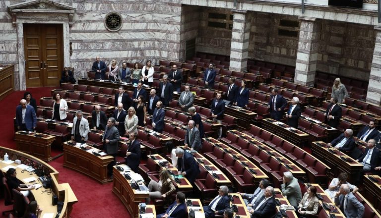 Σφοδρή πολιτική αντιπαράθεση μετά την ανάρτηση Μητσοτάκη – Πυρά από ΠΑΣΟΚ, ΣΥΡΙΖΑ, ΚΚΕ και Νέα Αριστερά