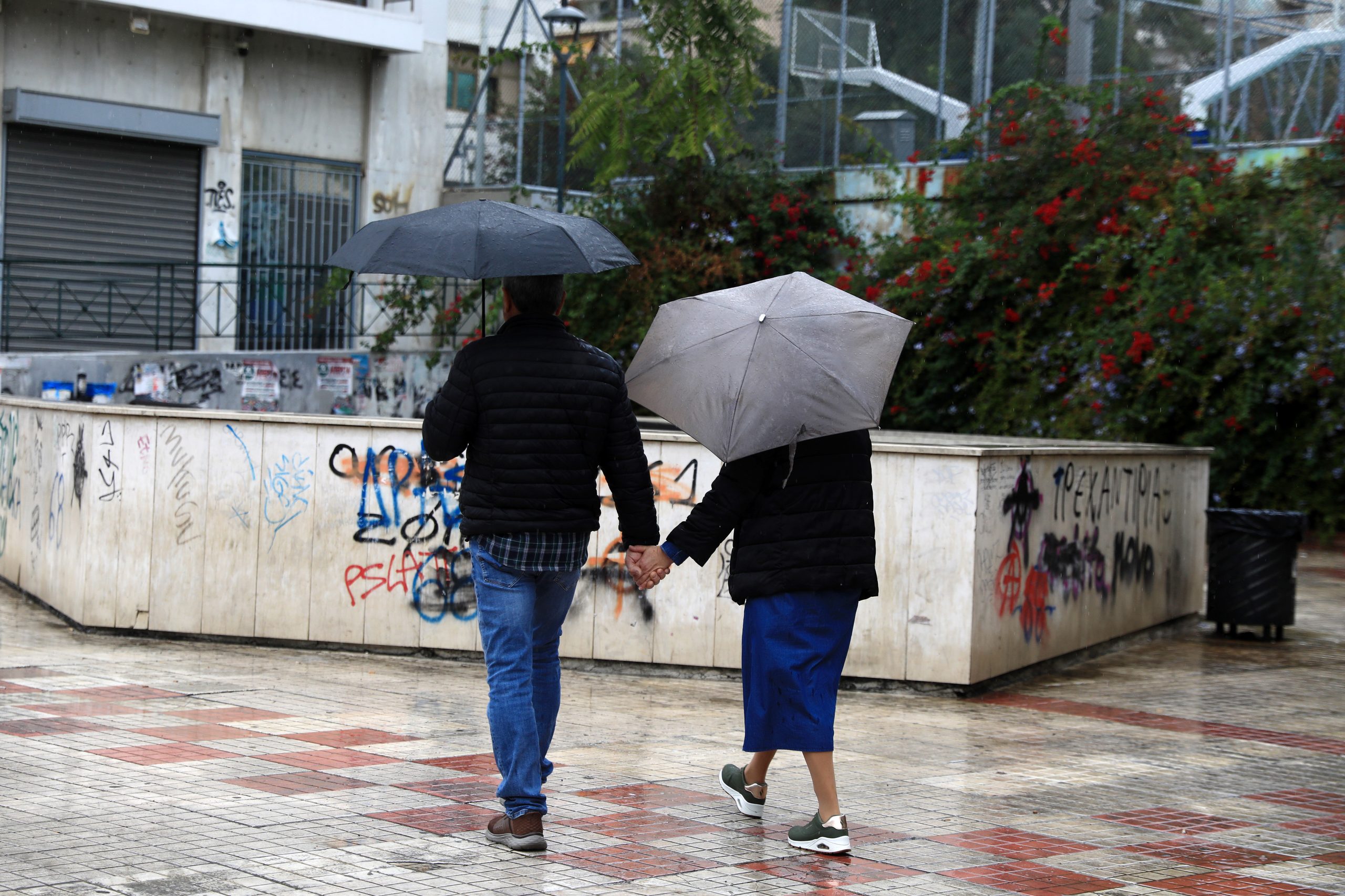 Καιρός: Πτώση της θερμοκρασίας, βοριάδες και τοπικές μπόρες
