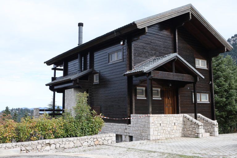 Συλλήψεις 4 ατόμων για τη μαφιόζικη εκτέλεση του 42χρονου σε σαλέ της Αράχωβας