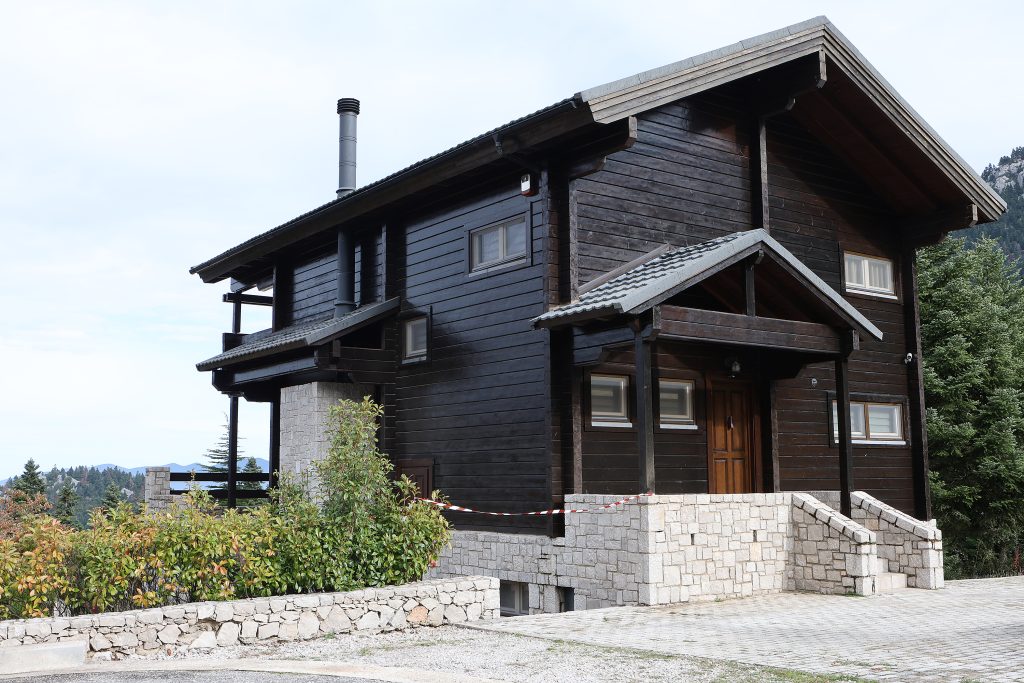 Δολοφονία 42χρονου στην Αράχωβα: Υπό έρευνα συμβόλαιο θανάτου, σχέσεις με την Greek Mafia αλλά και τηλεφώνημα «παγίδα»