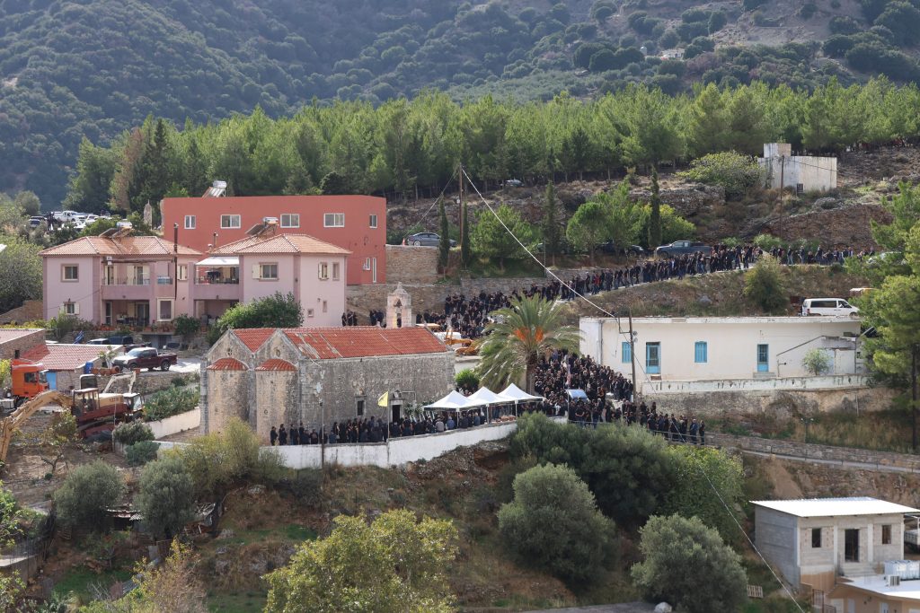 Υπό δρακόντεια μέτρα ασφαλείας η κηδεία του 39χρονου στα Βορίζια – Συνεχίζονται οι έρευνες για τον εντοπισμό των εμπλεκομένων