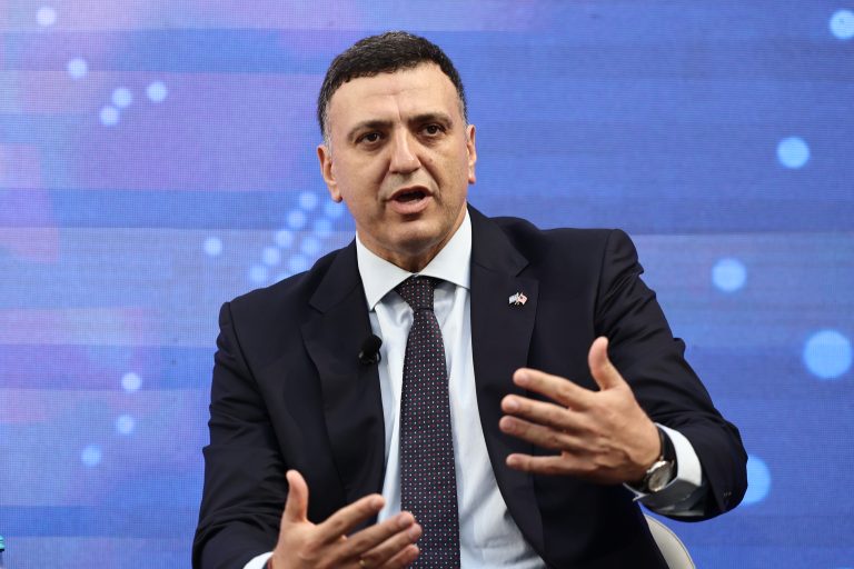 Κικίλιας από Κάιρο: Ενισχύουμε τη συνεργασία μας σε ναυτιλία, λιμάνια και διεθνείς οργανισμούς