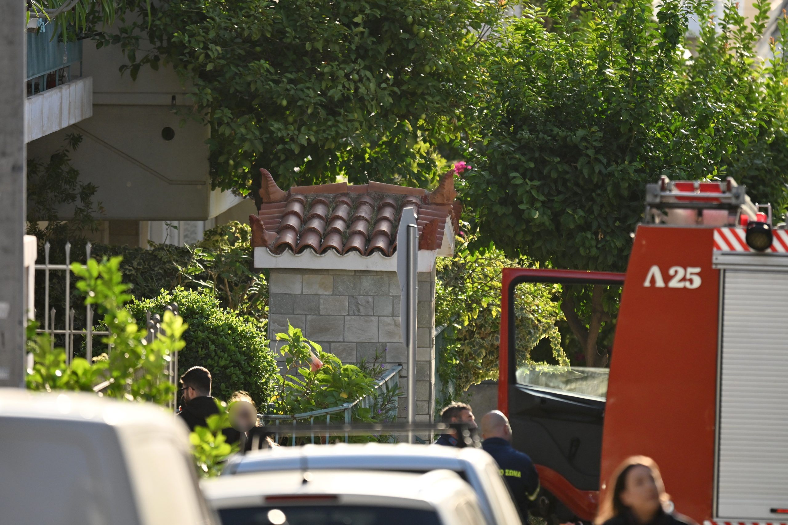 Μήνυμα προς τον αρχιφύλακα των φυλακών Κορυδαλλού η χειροβομβίδα έξω από το σπίτι του στη Νίκαια – Τα σενάρια των αρχών