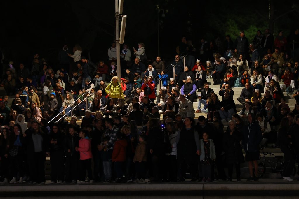 Εντυπωσιακή η χριστουγεννιάτικη φωταγώγηση του Ιδρύματος Σταύρος Νιάρχος