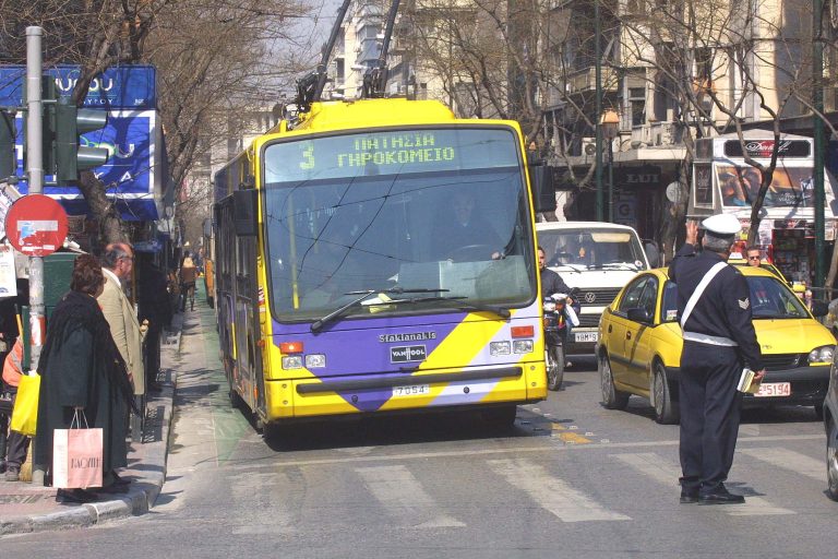Κάμερες που θα καταγράφουν παραβάσεις ακόμα και πάνω στα λεωφορεία – Τα πρώτα «ραβασάκια» από τις ηλεκτρονικές κλήσεις