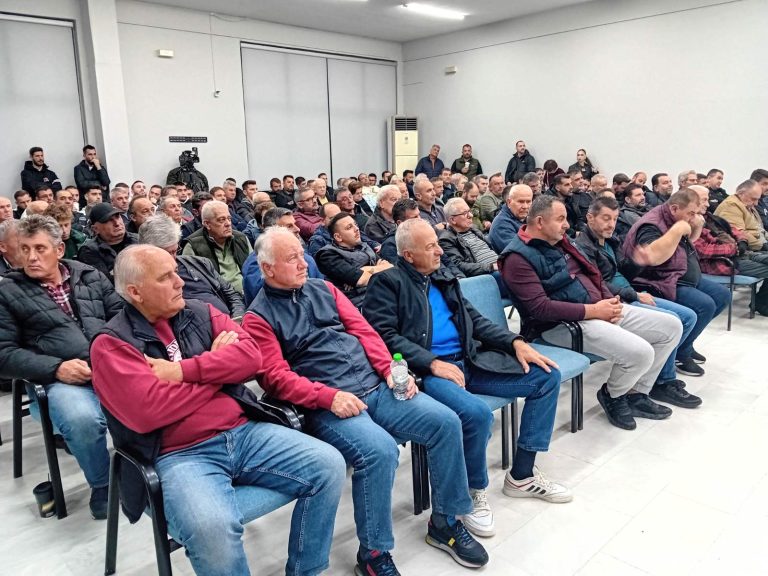 Σύσκεψη αγροτών στον Παλαμά: Στις 20 Νοεμβρίου τα τρακτέρ στις πλατείες των χωριών της Καρδίτσας – Στις 23/11 η απόφαση για το πού θα γίνουν μπλόκα