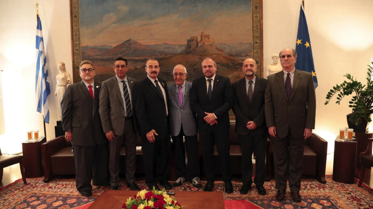 Με αντιπροσωπεία της AHEPA συναντήθηκε ο Πρόεδρος της Βουλής Ν. Κακλαμάνης