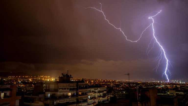 Ισχυρές βροχές και καταιγίδες από σήμερα έως τις 10/11 – Εκ νέου συστάσεις της Πολιτικής Προστασίας