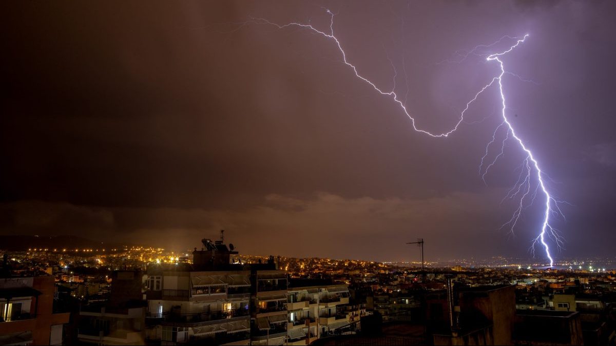 Ισχυρές βροχές και καταιγίδες από σήμερα έως τις 10/11 – Εκ νέου συστάσεις της Πολιτικής Προστασίας