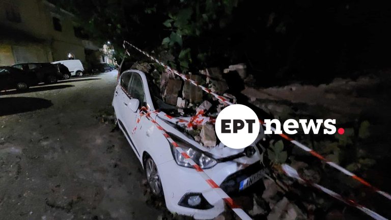 Κέρκυρα: Κατέρρευσε τοιχίο από την έντονη βροχόπτωση καταπλακώνοντας αυτοκίνητο