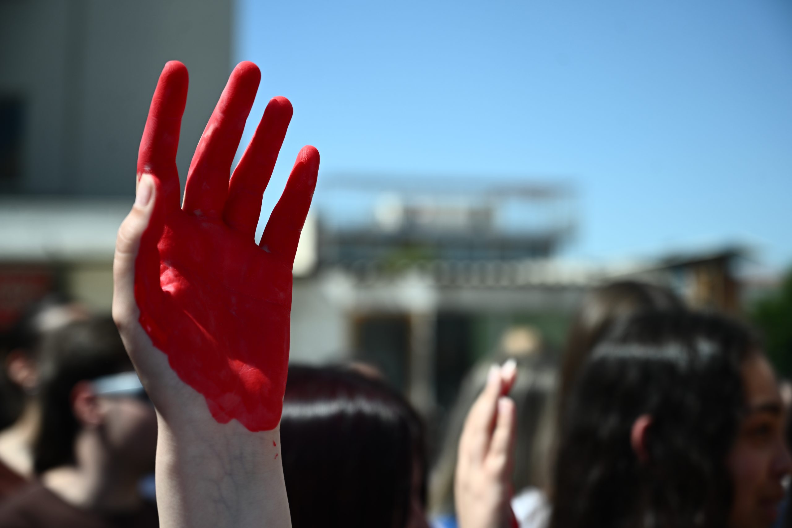 Τρία ονόματα που έγιναν κραυγή: Τοπαλούδη, Ψαράκου, Γρίβα – Αματοβαμμένες υποθέσεις κακοποίησης γυναικών με τραγική κατάληξη