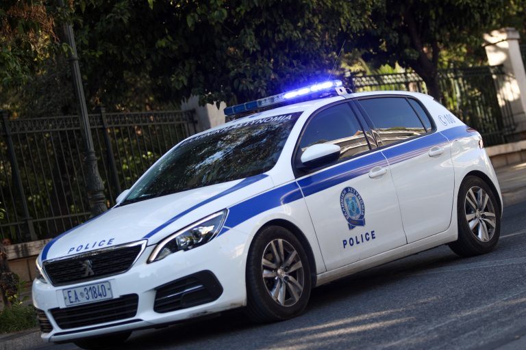 Περιπολικό της ελληνικής αστυνομίας