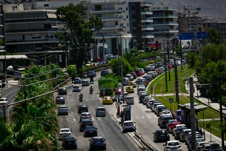 Κυκλοφοριακές ρυθμίσεις στη Λ. Ποσειδώνος λόγω έργων – Πότε ολοκληρώνονται οι εργασίες