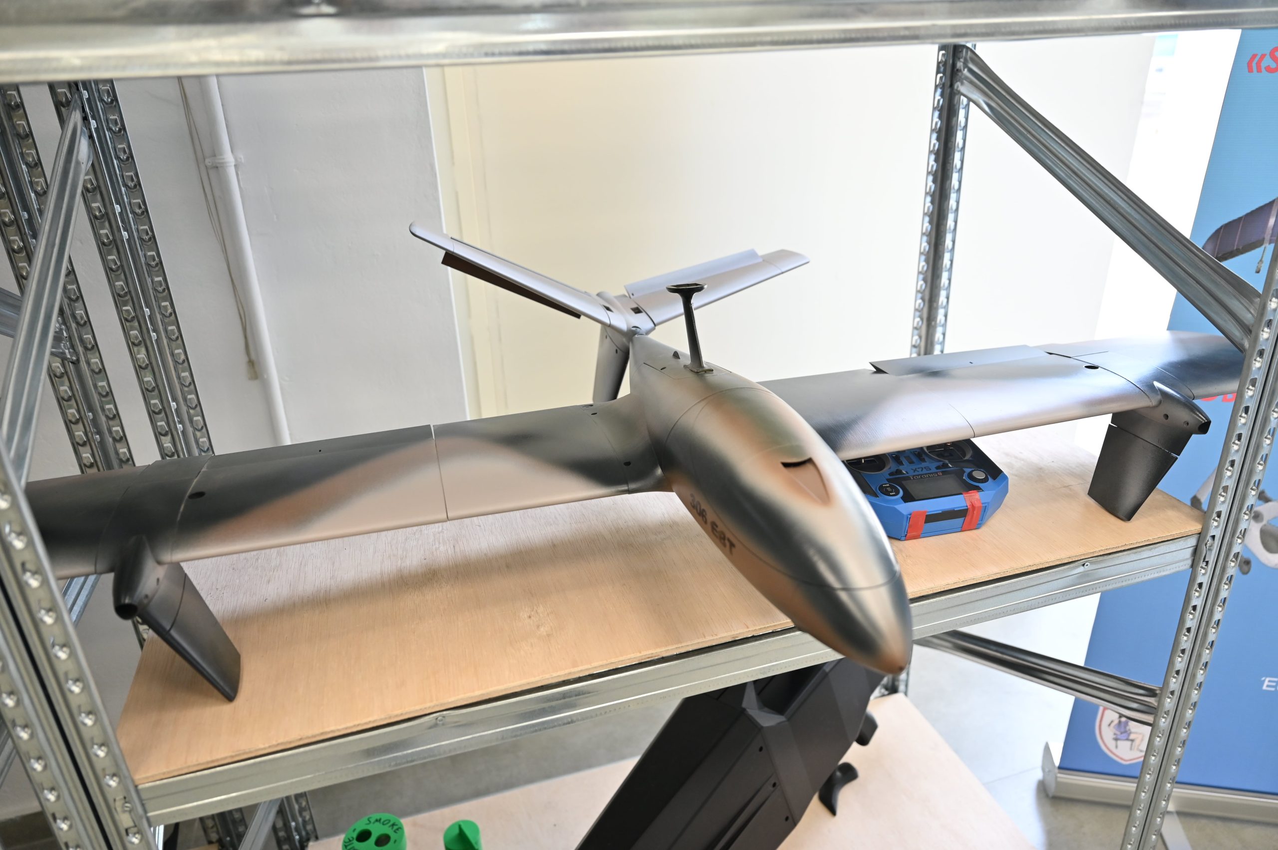 ΕΠΙΣΚΕΨΗ ΥΠΟΥΡΓΟΥ ΕΘΝΙΚΗΣ ΑΜΥΝΑΣ ΝΙΚΟΥ ΔΕΝΔΙΑ ΣΤΟ ΕΡΓΟΣΤΑΣΙΟ ΠΑΡΑΓΩΓΗΣ DRONES (306 EBT) ΣΤΙΣ ΑΧΑΡΝΕΣ  (ΓΡ. ΤΥΠΟΥ ΥΠ. ΕΘΝΙΚΗΣ ΑΜΥΝΑΣ/EUROKINISSI)