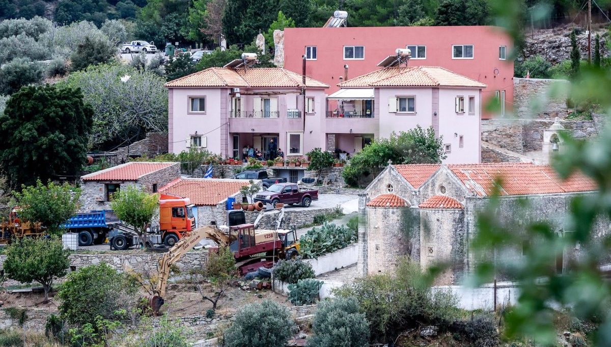 [381643] ΠΕΡΙΣΤΑΤΙΚΟ ΜΕ ΠΥΡΟΒΟΛΙΣΜΟΥΣ ΜΕ ΑΠΟΤΕΛΕΣΜΑ ΝΕΚΡΟΥΣ ΚΑΙ ΤΡΑΥΜΑΤΙΕΣ ΣΗΜΕΙΩΘΗΚΕ ΣΤΑ ΒΟΡΙΖΙΑ ΗΡΑΚΛΕΙΟΥ ΚΡΗΤΗΣ  (ΣΤΕΦΑΝΟΣ ΡΑΠΑΝΗΣ / EUROKINISSI)