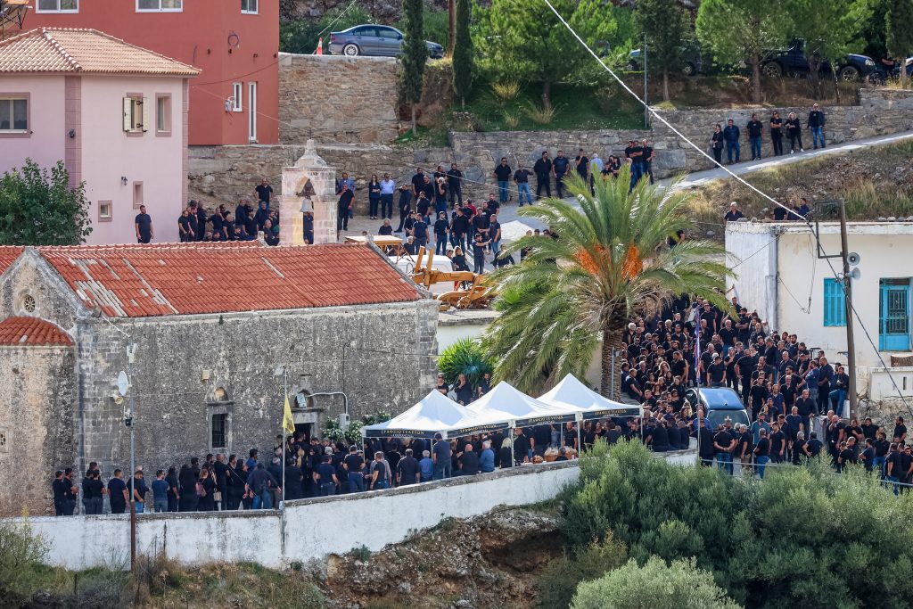Υπό δρακόντεια μέτρα ασφαλείας η κηδεία του 39χρονου στα Βορίζια – Συνεχίζονται οι έρευνες για τον εντοπισμό των εμπλεκομένων