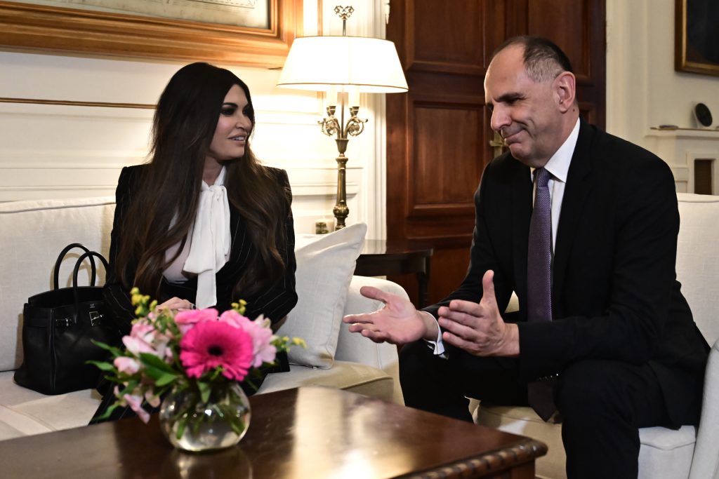 Σε νέα φάση οι σχέσεις Ελλάδας και ΗΠΑ με την άφιξη της Γκίλφοϊλ – Πώς αναδεικνύεται ο γεωστρατηγικός ρόλος της Ελλάδας