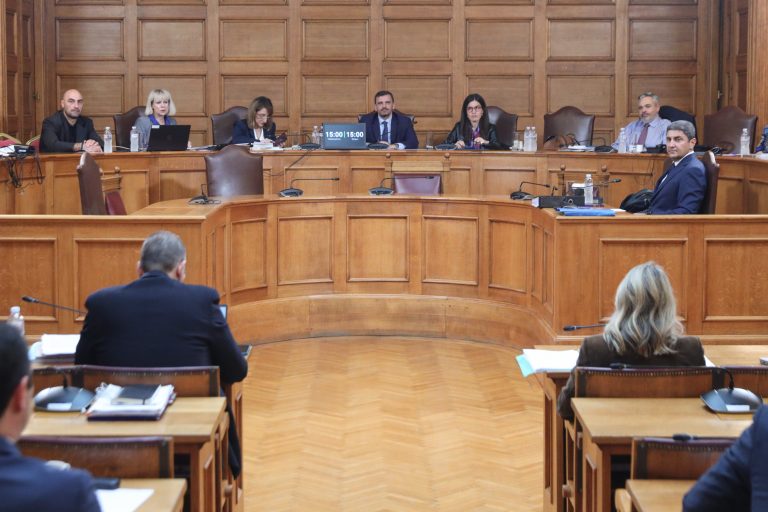 Πηγές ΠΑΣΟΚ για ΟΠΕΚΕΠΕ: Από 18/9/25 είχαμε συμπεριλάβει ως μάρτυρα τον κ. Κουφουδάκη της Cognitera – Απουσίαζε από τον κατάλογο της ΝΔ