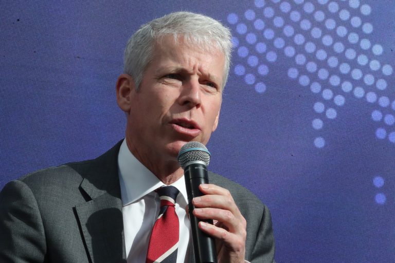 Κρις Ράιτ: Η Ελλάδα σημείο εισόδου για το αμερικανικό υγροποιημένο φυσικό αέριο – Αισιόδοξος για τις προοπτικές εξόρυξης