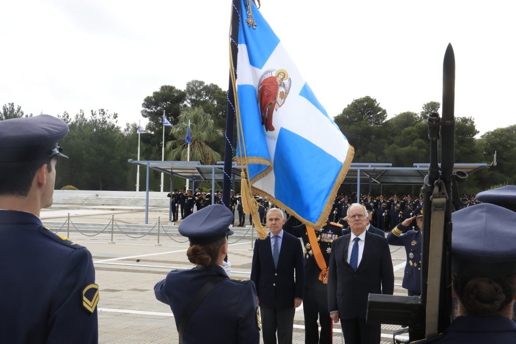 Στην τελετή εορτασμού του Προστάτη της Πολεμικής Αεροπορίας στη Σχολή Ικάρων ο Πρόεδρος της Δημοκρατίας – Επιμνημόσυνη δέηση στην αεροπορική βάση Δεκέλειας