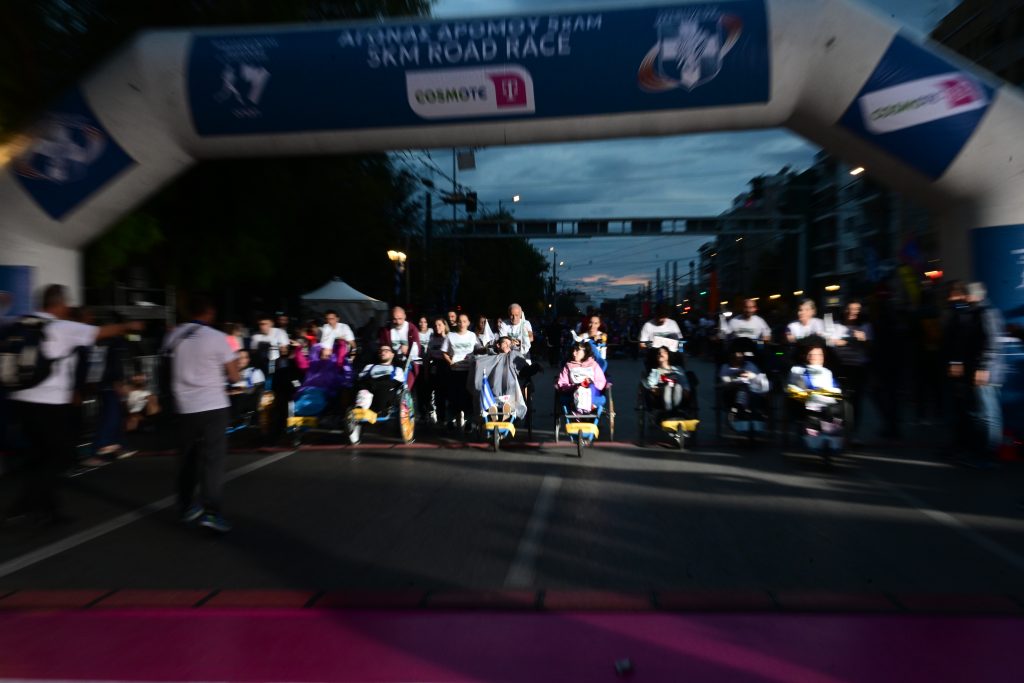 Στον παλμό του Μαραθωνίου η Αττική: Χιλιάδες δρομείς θα δώσουν το «παρών» – Ποιοι δρόμοι θα είναι κλειστοί, πώς θα κινηθούν τα ΜΜΜ