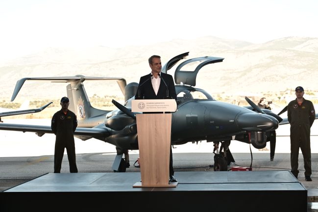 Live από τα Μέγαρα η εκδήλωση για την παραλαβή τριών πυροσβεστικών αεροσκαφών με ομιλία και του Πρωθυπουργού