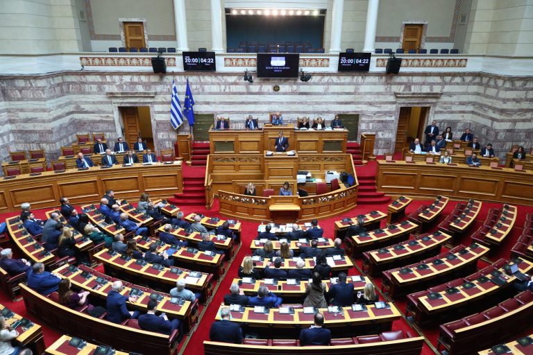 Live η «Ώρα του Πρωθυπουργού» – Απάντηση Μητσοτάκη στον Ανδρουλάκη για την ακρίβεια