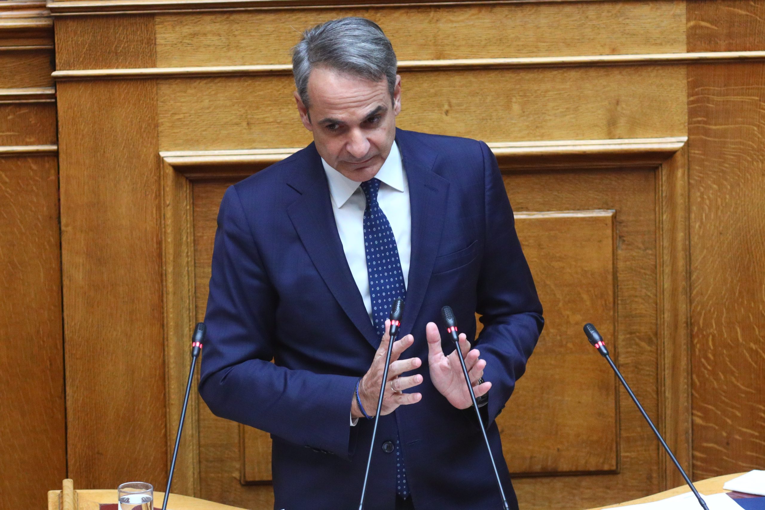 Κ. Μητσοτάκης στη Βουλή: Η ακρίβεια πρώτη προτεραιότητα της κυβέρνησης – Αυξήσαμε εισοδήματα, αντιμετωπίσαμε κρίσεις