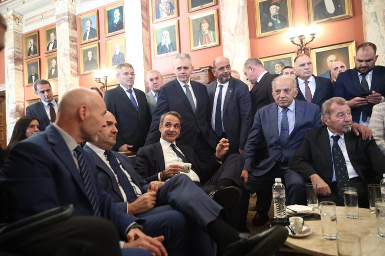 Τι είπε ο Κ. Μητσοτάκης για τις εκλογές σε «πηγαδάκι» με βουλευτές της ΝΔ στη Βουλή