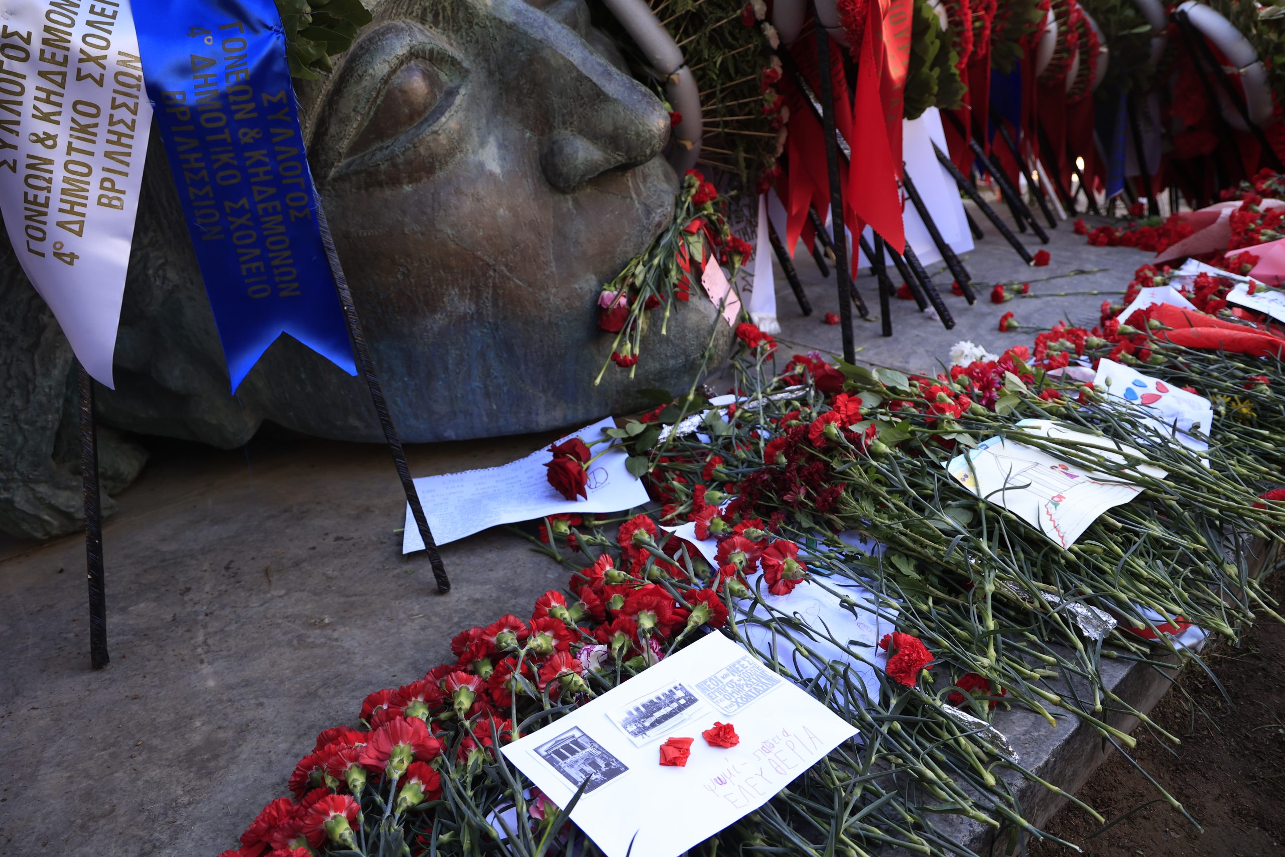 52η επέτειος του Πολυτεχνείου: Κορύφωση των εκδηλώσεων μνήμης και τιμής – «Φρούριο» σήμερα η Αθήνα, πώς θα κινηθούν τα ΜΜΜ