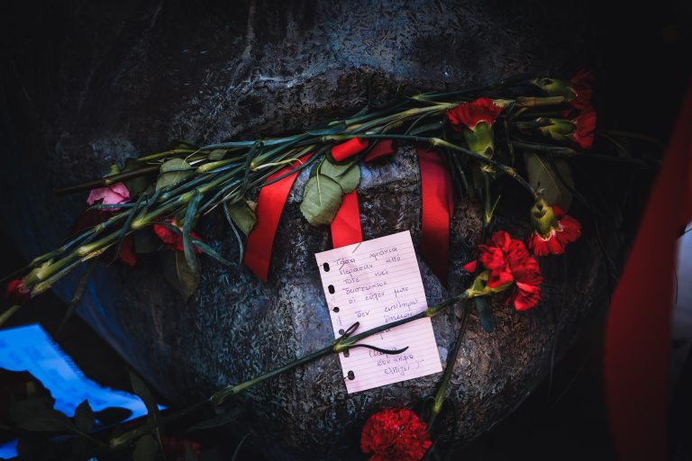 52η επέτειος του Πολυτεχνείου: Κορύφωση των εκδηλώσεων μνήμης και τιμής – «Φρούριο» σήμερα η Αθήνα, πώς θα κινηθούν τα ΜΜΜ