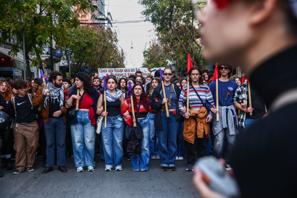 Πολυτεχνείο: Με την πορεία προς την Αμερικανική Πρεσβεία κορυφώνονται οι εκδηλώσεις – Πώς κινούνται τα ΜΜΜ
