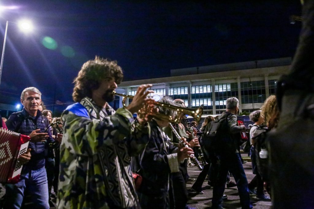 Πλήθος κόσμου στην πορεία για το Πολυτεχνείο – 13 συλλήψεις και 47 προσαγωγές