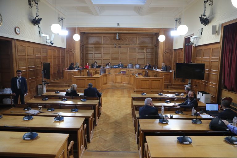 Kλίμα πόλωσης στην Εξεταστική για τον ΟΠΕΚΕΠΕ: Καταθέτουν σήμερα ο «φραπές» και ο «χασάπης»
