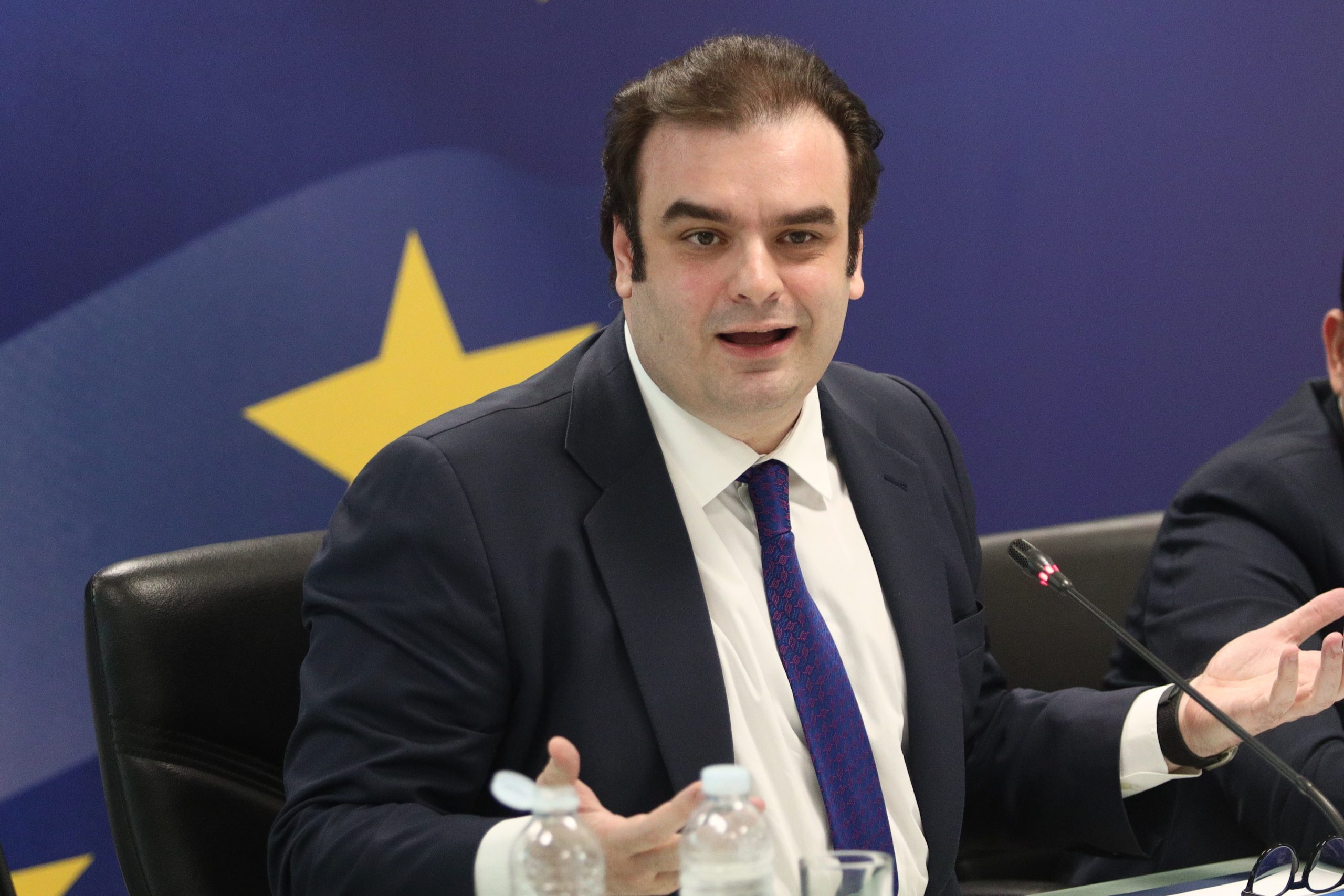 [382190] ΣΥΝΕΝΤΕΥΞΗ ΤΥΠΟΥ ΤΟΥ ΥΠΟΥΡΓΟΥ ΟΙΚΟΝΟΜΙΚΩΝ ΚΥΡΙΑΚΟΥ ΠΙΕΡΡΑΚΑΚΗ (ΓΙΑΝΝΗΣ ΠΑΝΑΓΟΠΟΥΛΟΣ/EUROKINISSI)