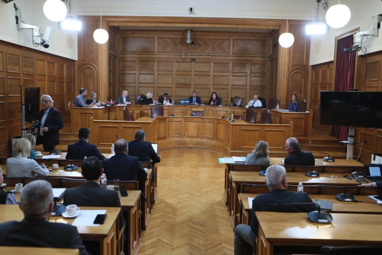 Εξεταστική για ΟΠΕΚΕΠΕ: Πολιτική αντιπαράθεση για την κομματική ιδιότητα της Κ. Σεμερτζίδου