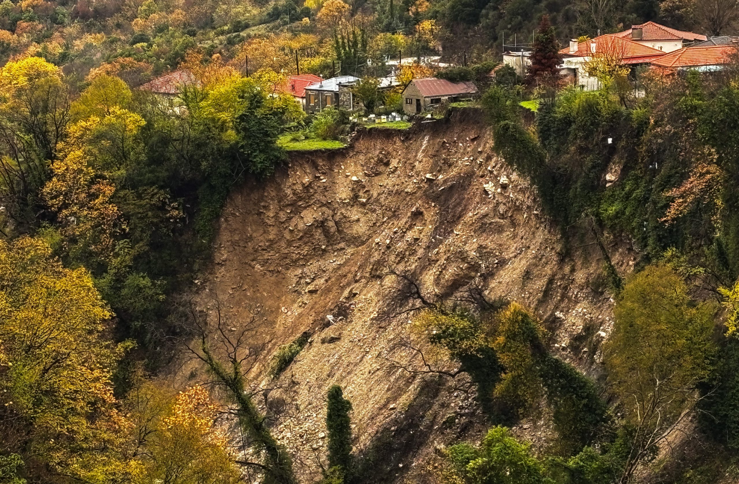 Κακοκαιρία Adel: Το ΕΡΤnews στις πληγείσες περιοχές  – Κατολισθήσεις και μεγάλες καταστροφές, τι περιγράφει κάτοικος των Τζουμέρκων
