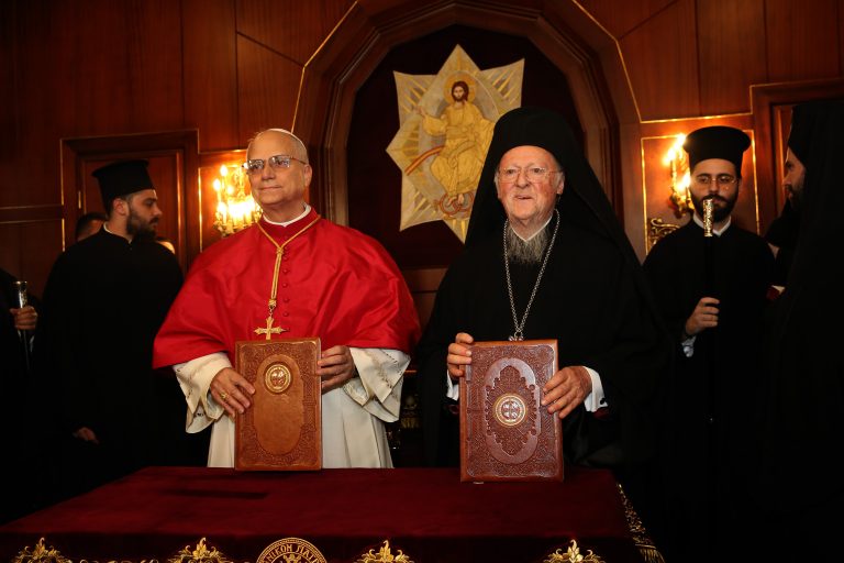 Κοινή Δήλωση Πατριάρχη – Πάπα: Η πίστη στο Σύμβολο της Νίκαιας αποτελεί κοινό τόπο – Τα επόμενα βήματα των δύο Εκκλησιών