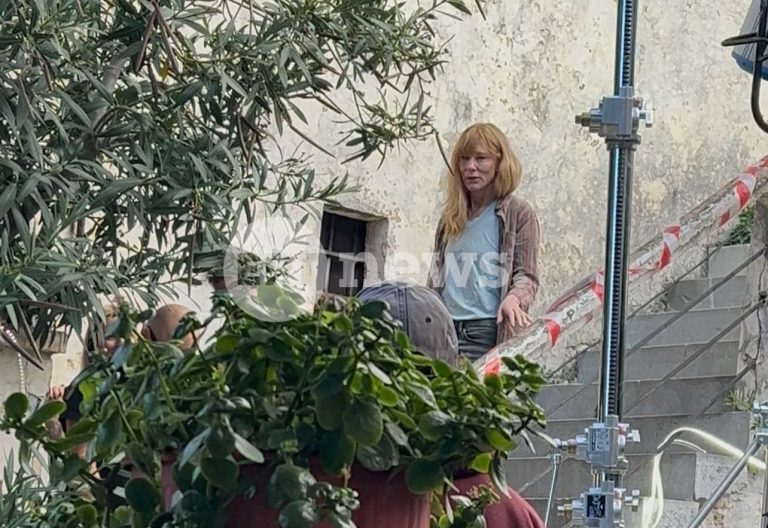 Σκηνές Χόλυγουντ στην Καρδαμύλη: Το ΕΡΤnews στα γυρίσματα της ταινίας Sweetsick με την Κέιτ Μπλάνσετ και τη Βανέσα Ρεντγκρέιβ