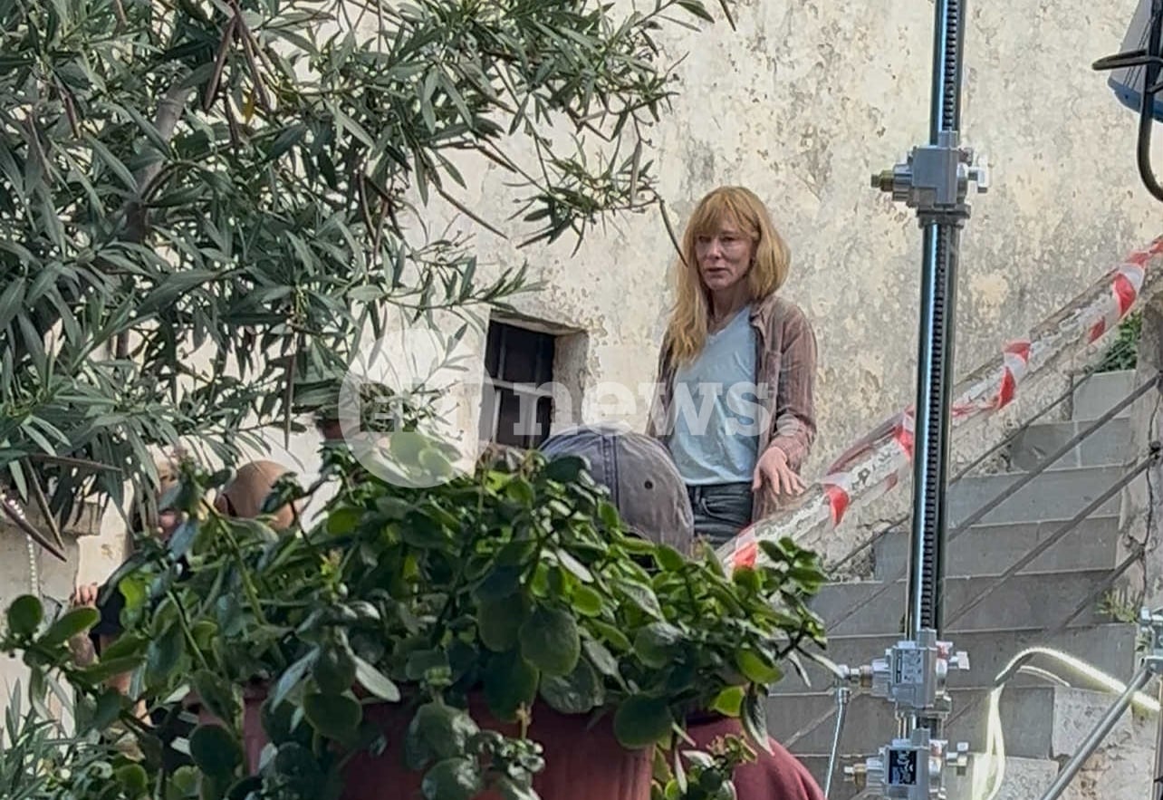 Σκηνές Χόλυγουντ στην Καρδαμύλη: Το ΕΡΤnews στα γυρίσματα της ταινίας Sweetsick με την Κέιτ Μπλάνσετ και τη Βανέσα Ρεντγκρέιβ