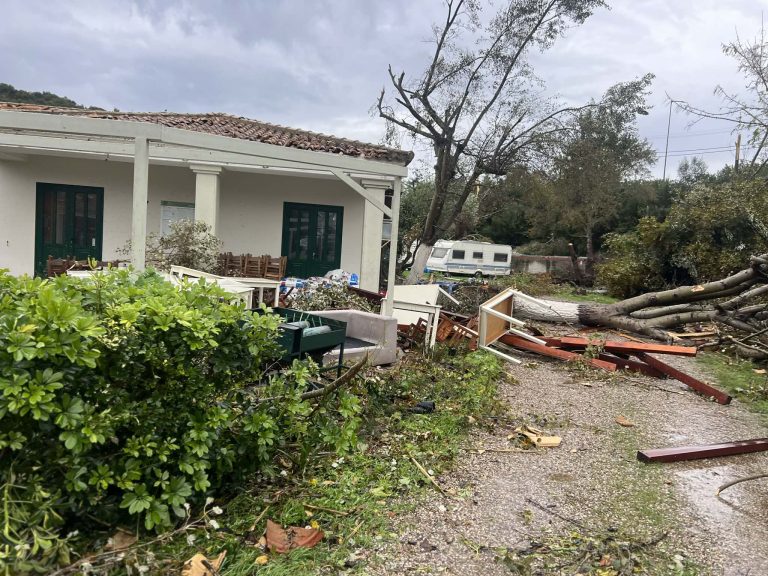 Εικόνες «βιβλικής» καταστροφής από ανεμοστρόβιλο που έπληξε τη Φοινικούντα