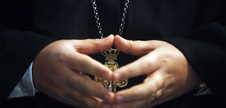 Θεσσαλονίκη: Απαγορεύτηκε η συμμετοχή σε ιεροπραξία στον ιερέα ο οποίος καταγγέλθηκε για σεξουαλική παρενόχληση