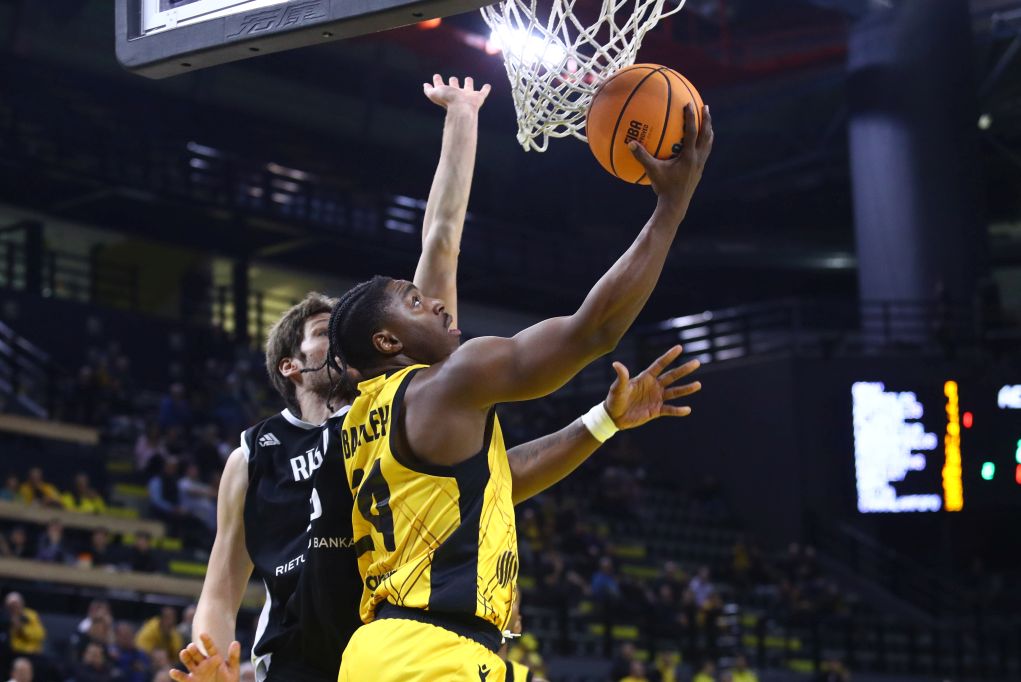 Basketball Champions League: «4Χ4» η ΑΕΚ, 95-64 την VEF Ρίγα