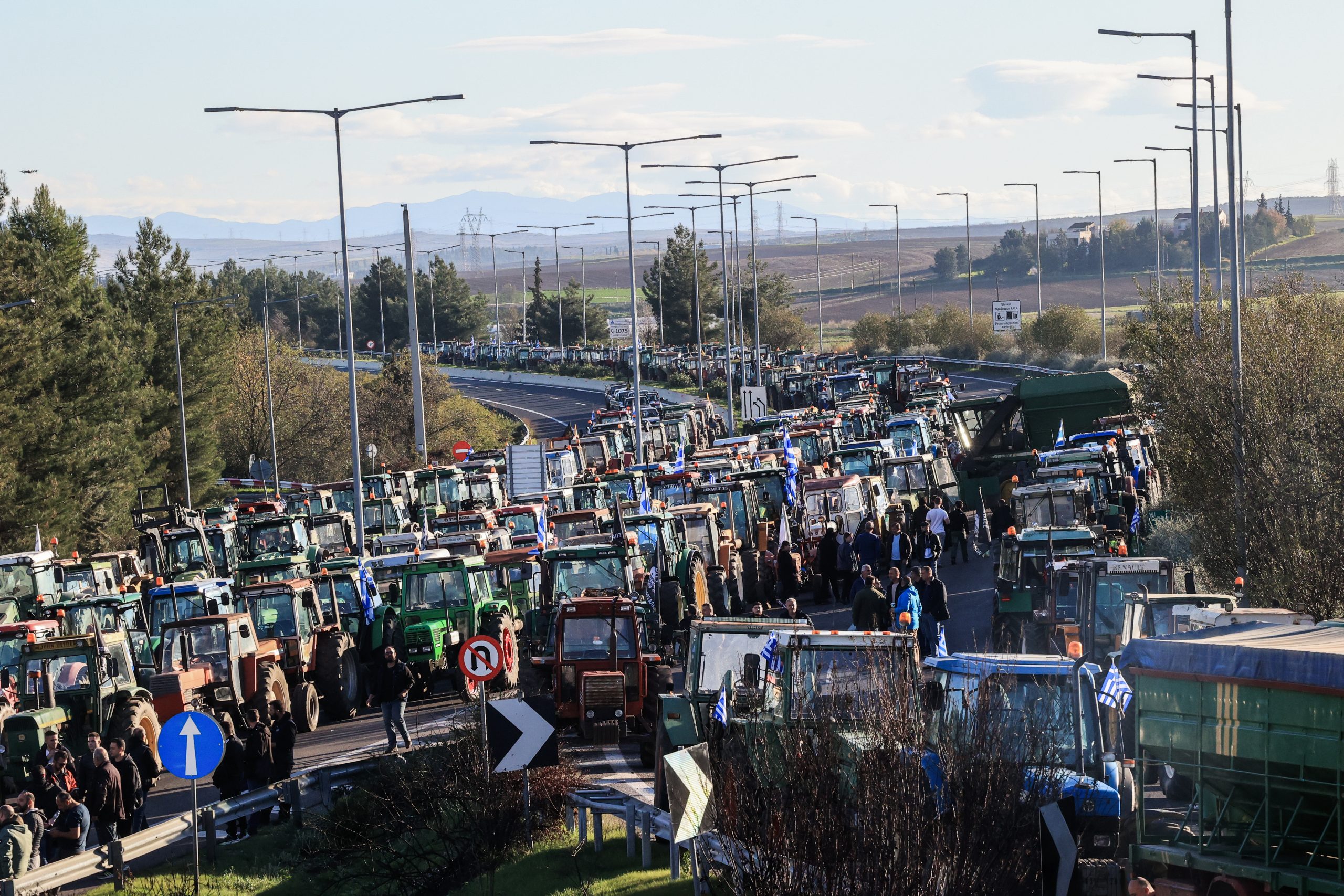 [382518] ΑΓΡΟΤΙΚΟ ΜΠΛΟΚΟ ΣΤΗ ΝΙΚΑΙΑ ΛΑΡΙΣΑΣ (EUROKINISSI)