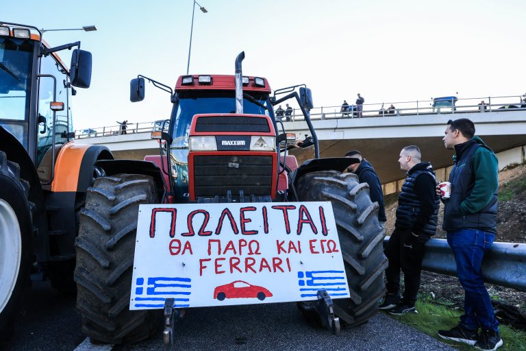 ΠΑΣΟΚ: Με την αστυνομική βία η κυβέρνηση επιχειρεί να σταματήσει την αγανάκτηση των αγροτών